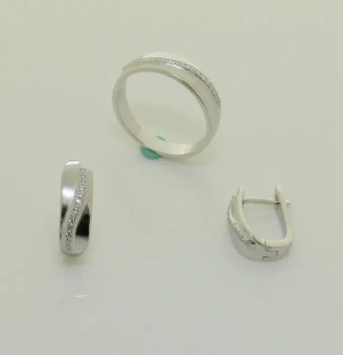 Серьги с английским замком из серебра