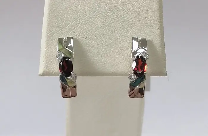 Серьги с английским замком из серебра