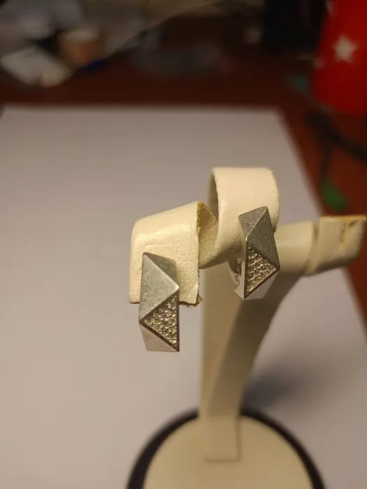 Серьги с английским замком из серебра