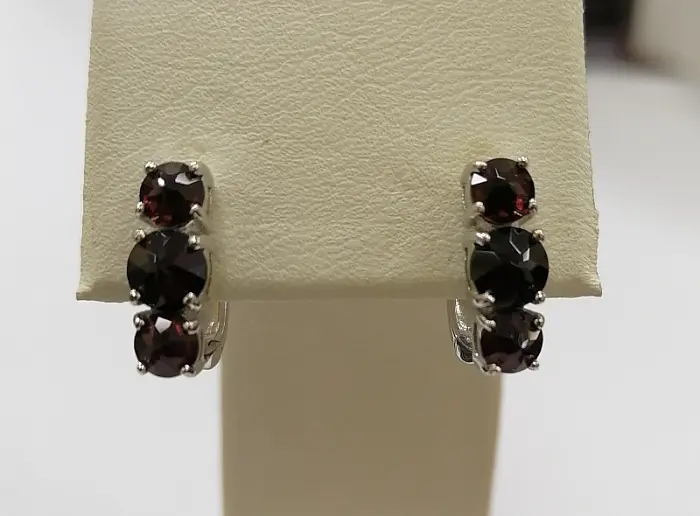 Серьги с английским замком из серебра