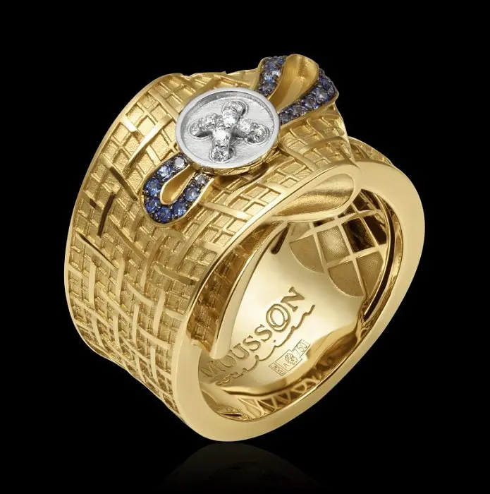 Кольцо декоративное из серебра