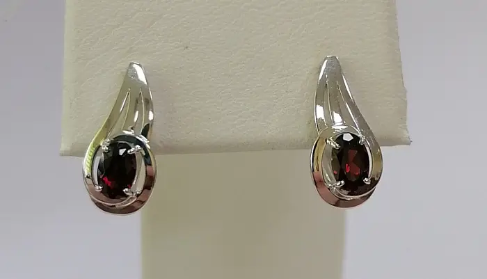 Серьги с английским замком из серебра