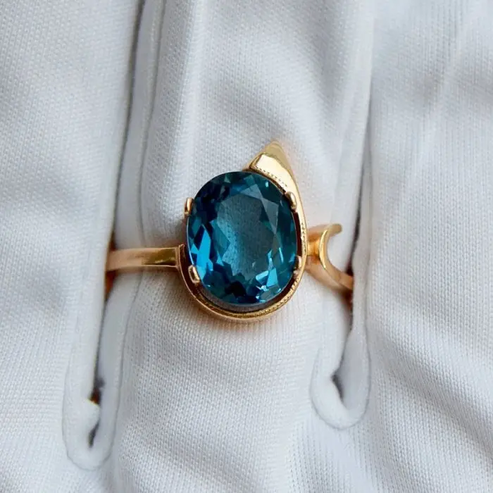 Кольцо декоративное из красного золота