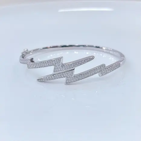 Браслет жесткий из серебра