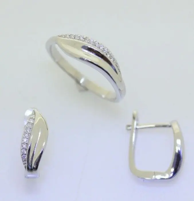 Серьги с английским замком из серебра