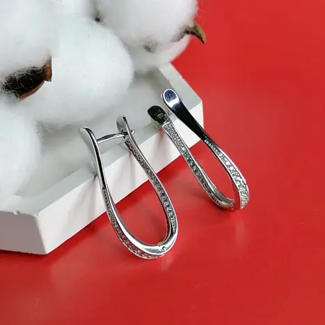 Серьги с английским замком из серебра
