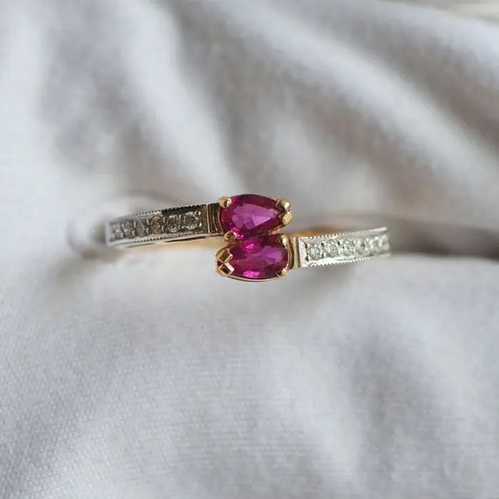 Кольцо декоративное из комбинированного золота