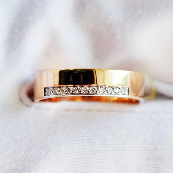 Кольцо обручальное из красного золота