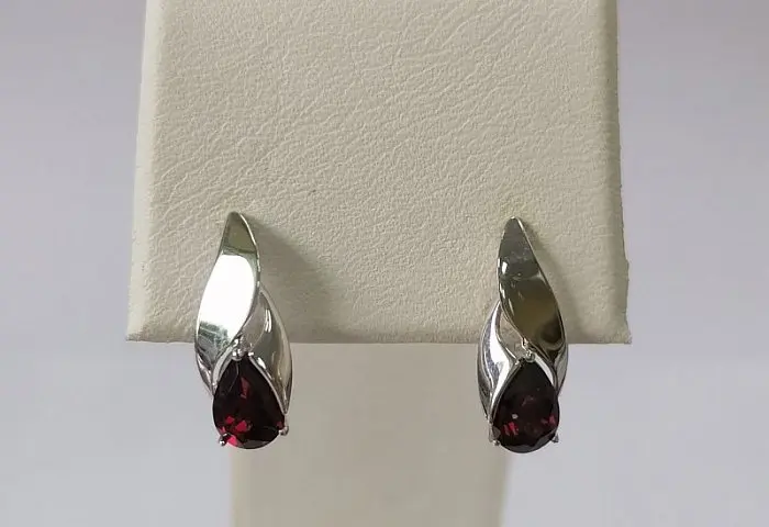 Серьги с английским замком из серебра