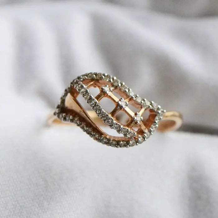 Кольцо декоративное из красного золота