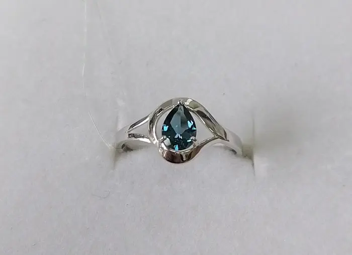 Кольцо декоративное из серебра