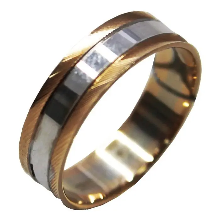 Кольцо обручальное из комбинированного золота вид 1