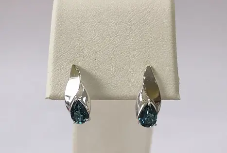 Серьги с английским замком из серебра