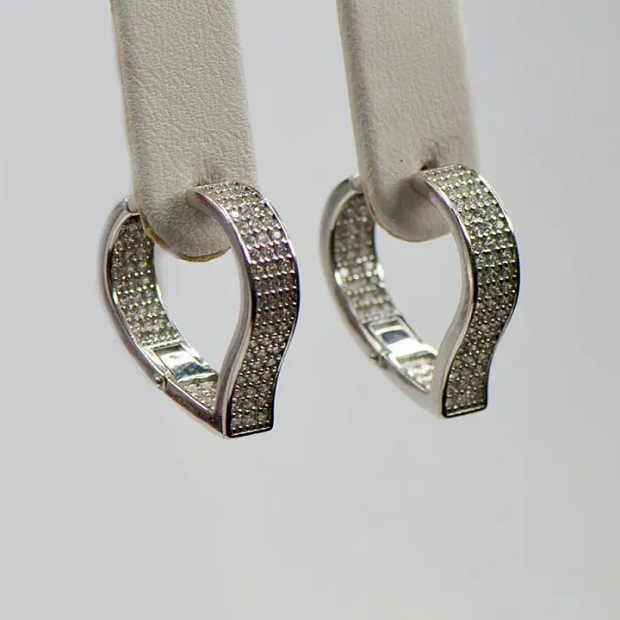 Серьги с английским замком из серебра