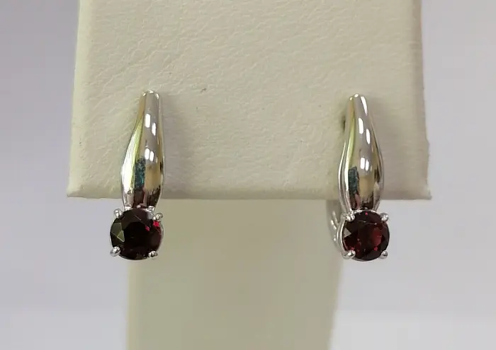 Серьги с английским замком из серебра