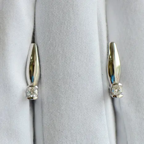 Серьги с английским замком из белого золота
