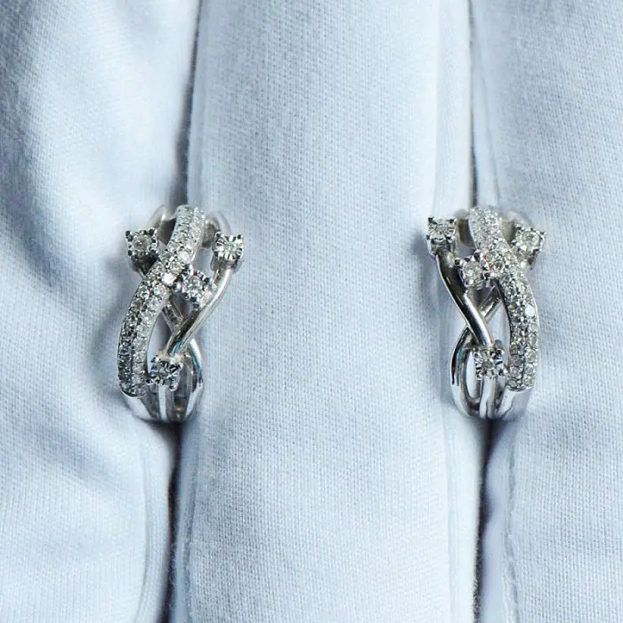 Серьги с английским замком из белого золота