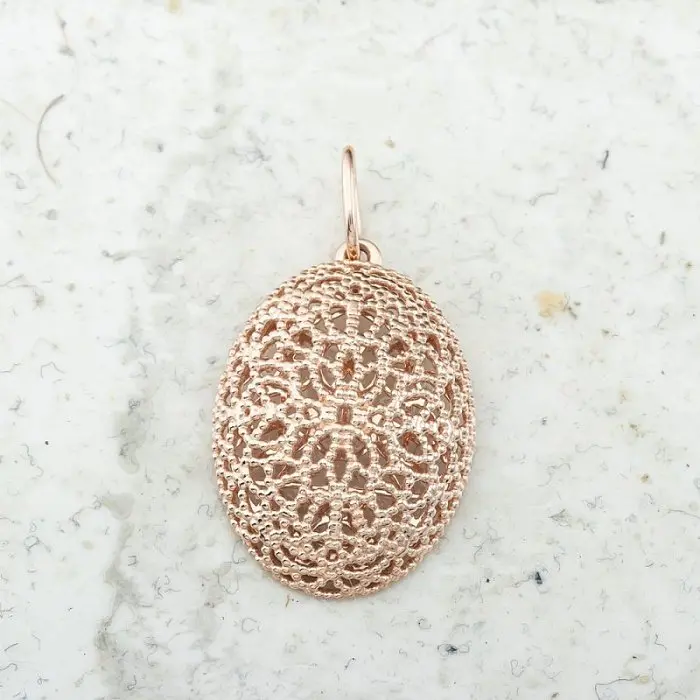 Подвеска декоративная из красного золота