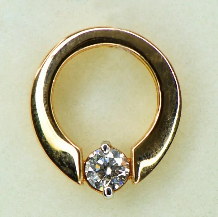 Подвеска декоративная из красного золота