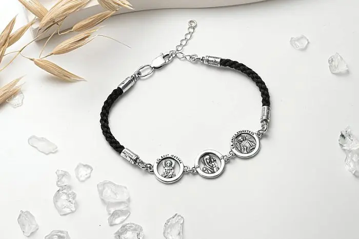 Браслет шнурок из серебра