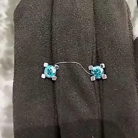 Серьги пуссеты из белого золота