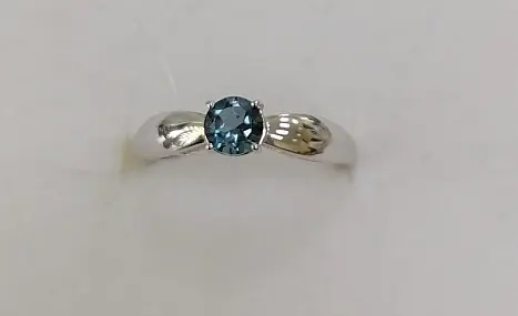 Кольцо декоративное из серебра