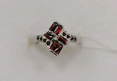 Кольцо декоративное из серебра