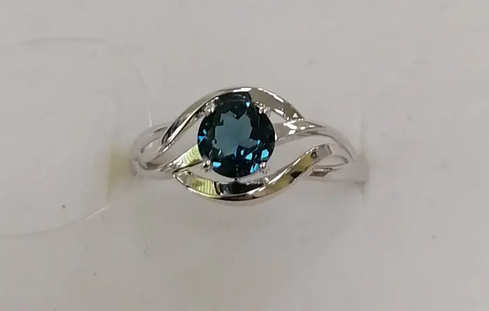 Кольцо декоративное из серебра