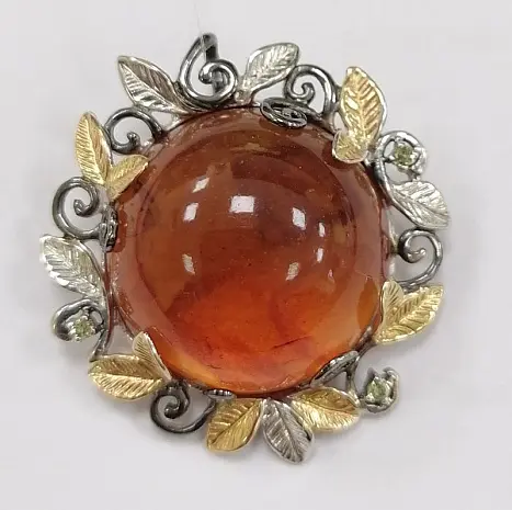Брошь из серебра