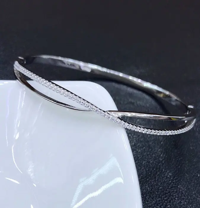 Браслет жесткий из серебра