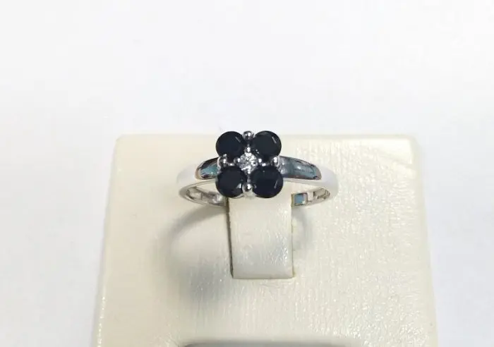 Кольцо декоративное из серебра