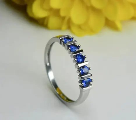 Кольцо декоративное из серебра