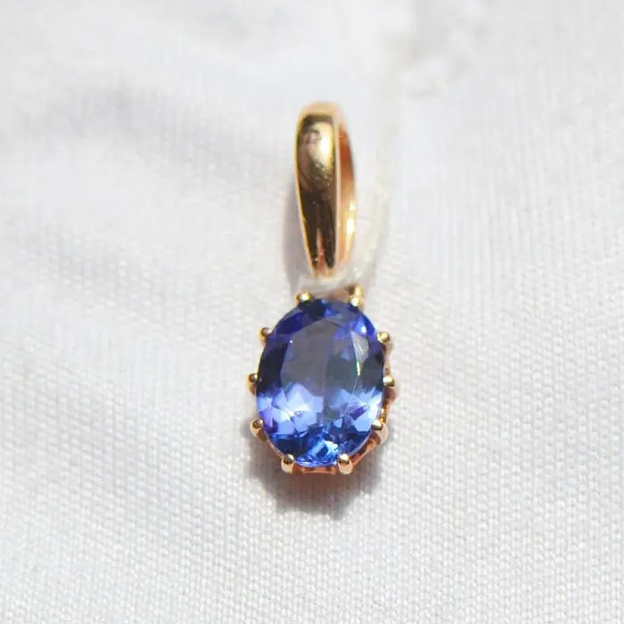 Подвеска декоративная из красного золота