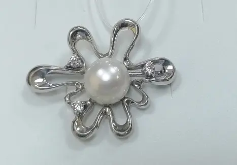 Брошь из серебра
