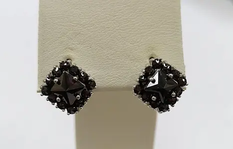 Серьги с английским замком из серебра