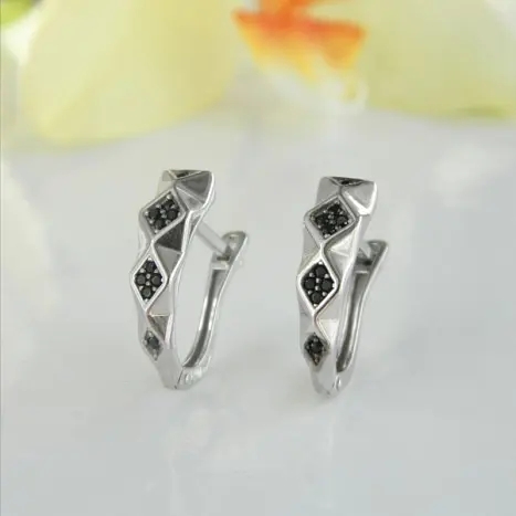 Серьги с английским замком из серебра