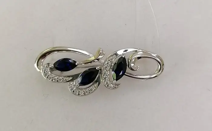 Брошь из серебра