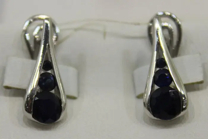 Серьги с английским замком из серебра