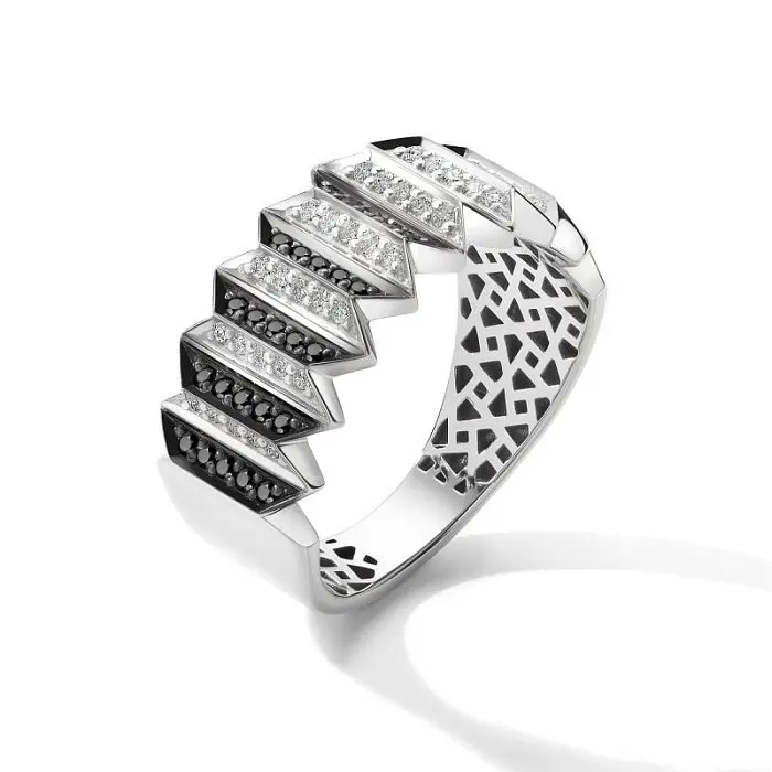 Кольцо декоративное из белого золота