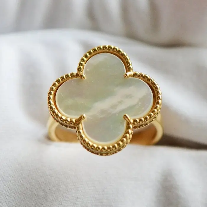 Кольцо декоративное из красного золота