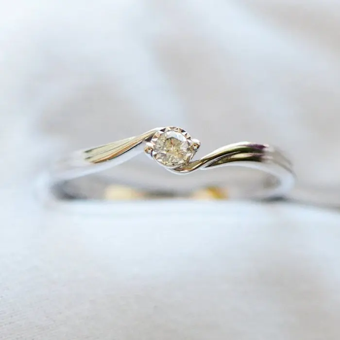 Кольцо помолвочное из белого золота