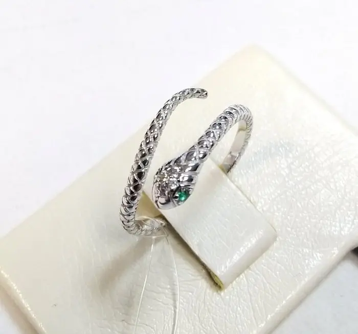 Кольцо декоративное из серебра