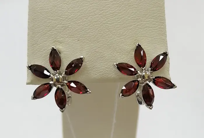 Серьги с английским замком из серебра