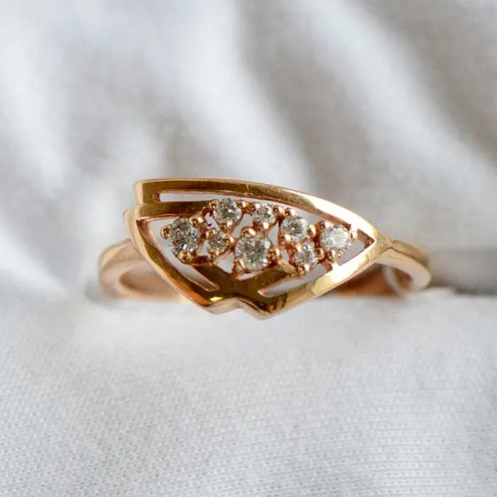 Кольцо декоративное из красного золота